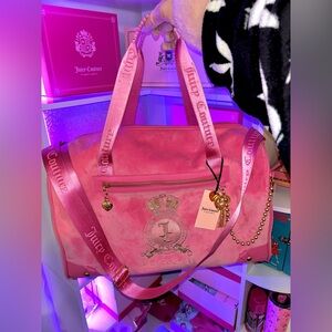 SOLD TYSM!🎀Juicy Couture y2k vibes Vibrant Pink Travel Bag with Gold Details